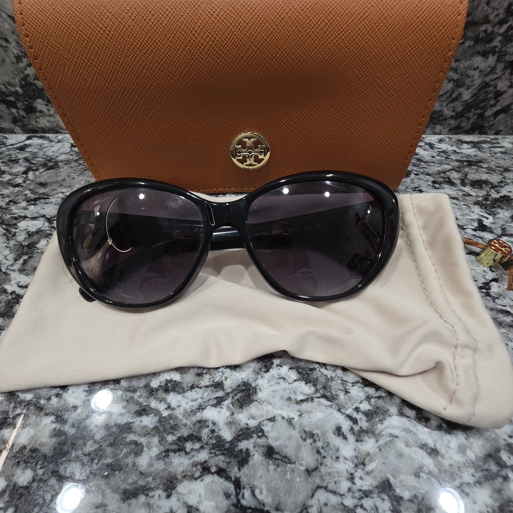 Authrntic Tory Burch Black Cat-eye Sunglasses